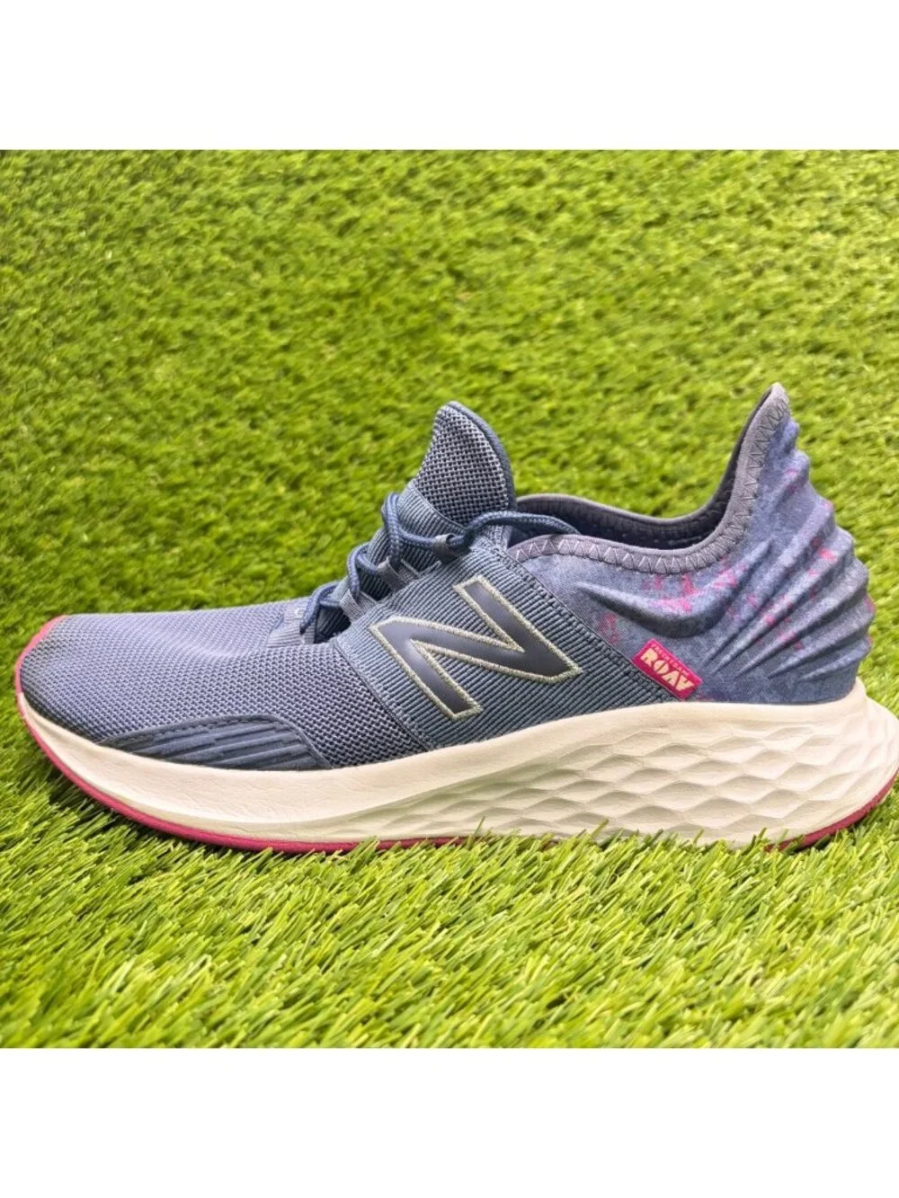New Balance Fresh Foam Roav V1 Womens Size 10 Purple Pink Running Shoes Sneakers